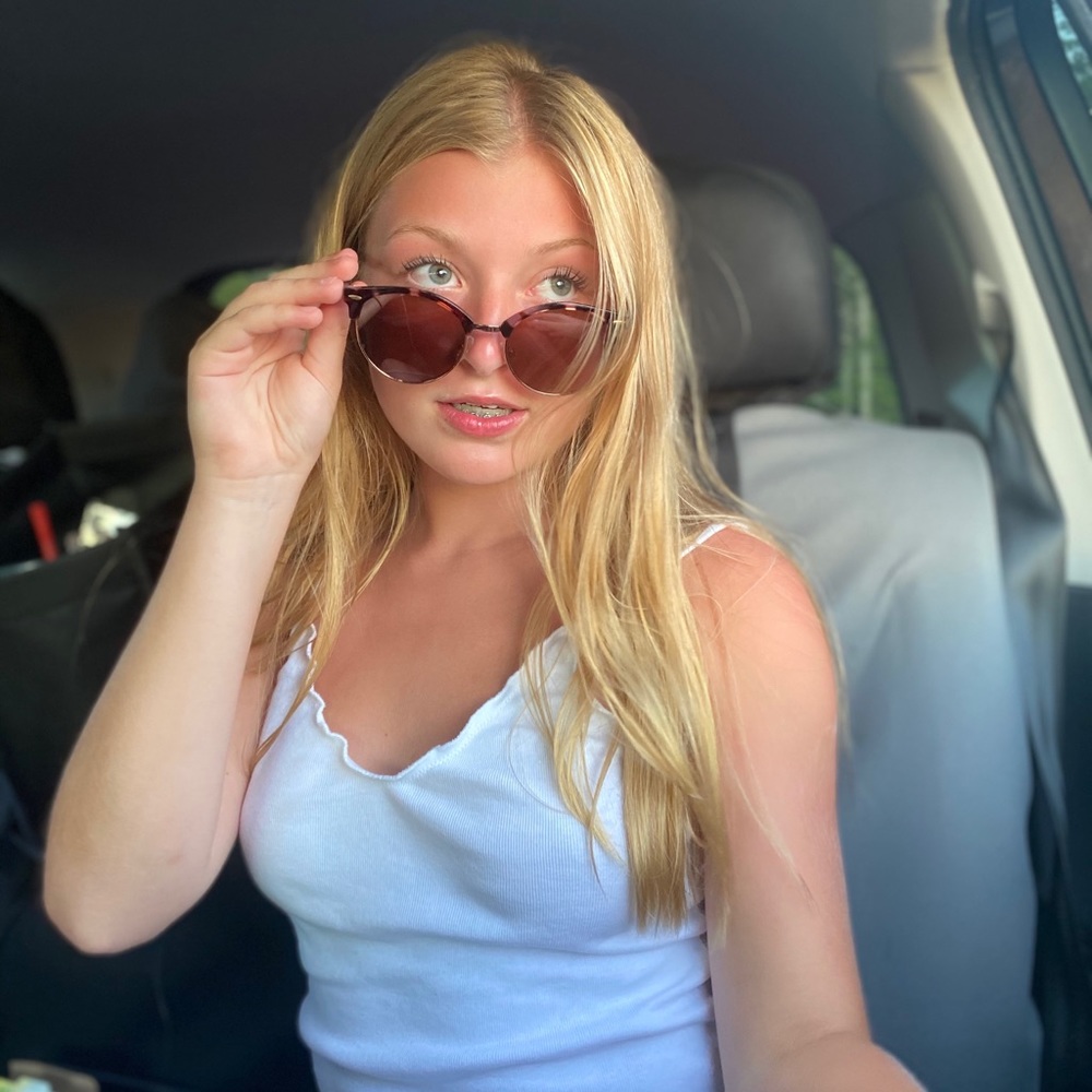 Meet your Posher, Maddie